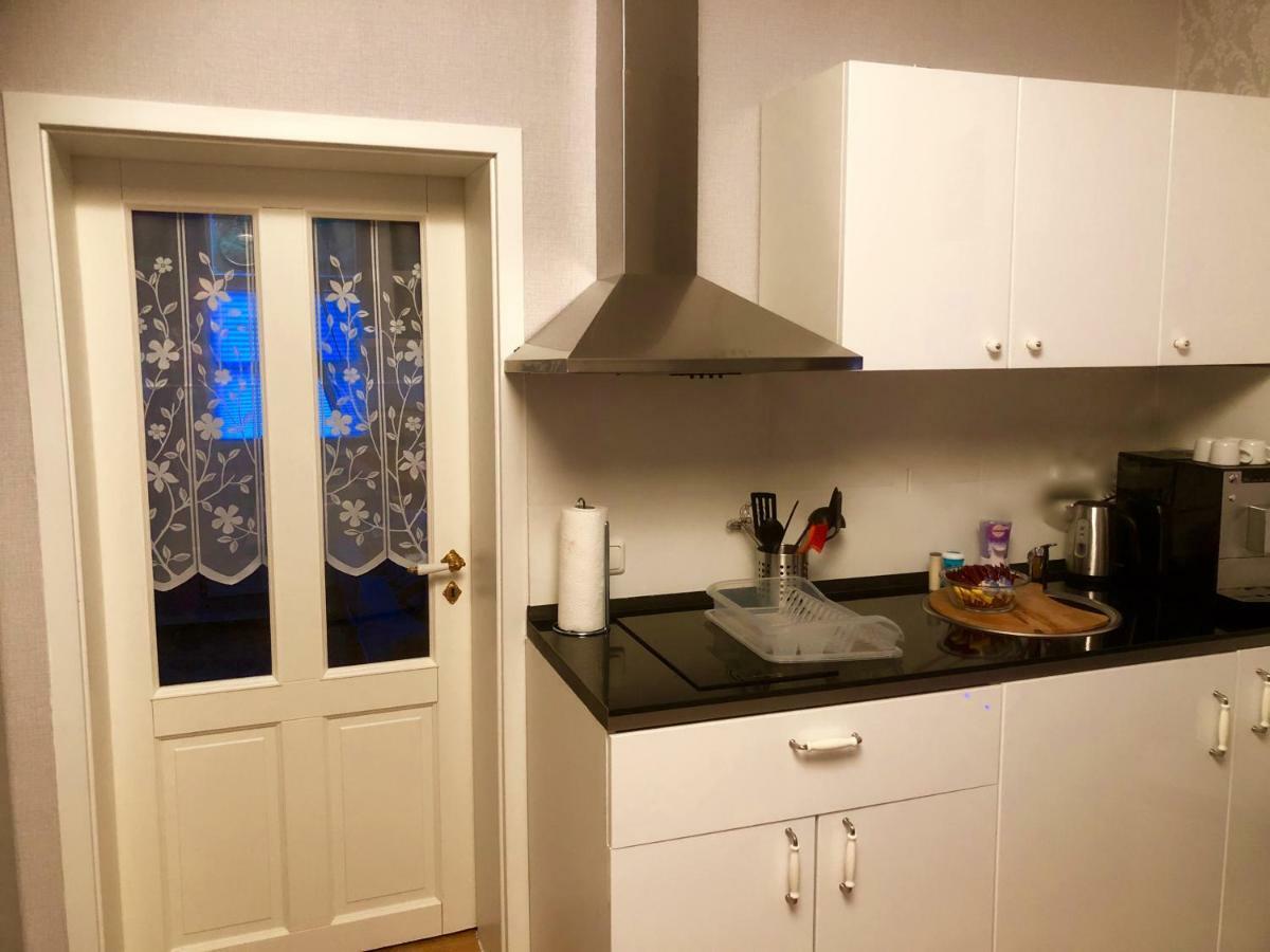 Gaestehaus Ehringhausen 63 Apartment